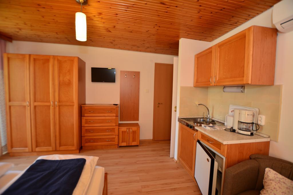 Viragoskert Apartman Хевіз Номер фото