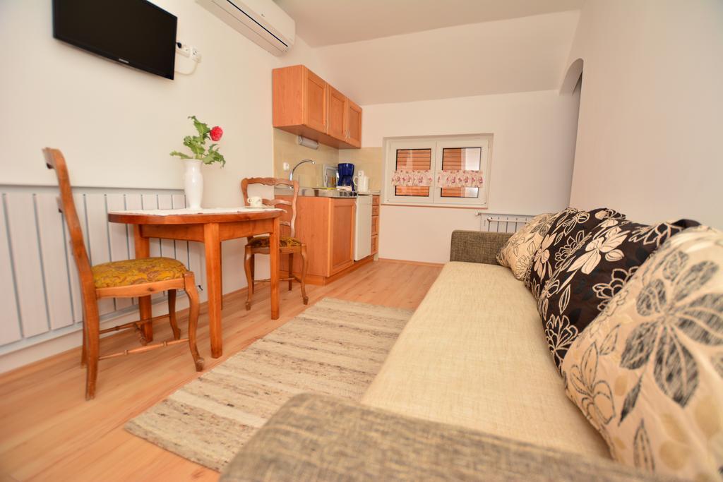 Viragoskert Apartman Хевіз Номер фото